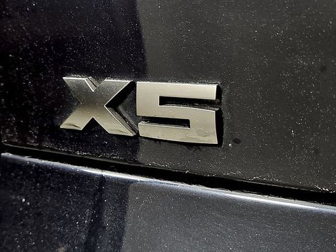 Used 2021 BMW X5 M50i w/ Premium Package image 32