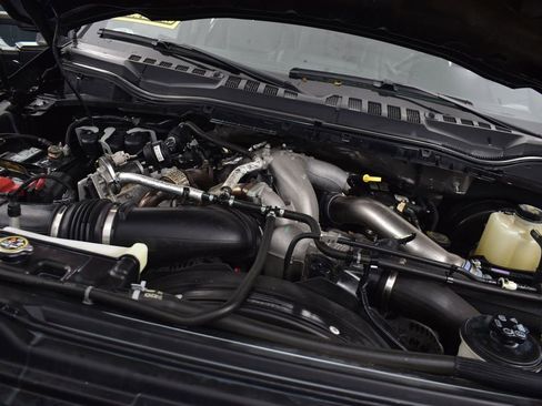 Certified 2020 Ford F350 Lariat w/ Lariat Value Package image 10