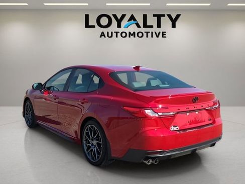 Used 2025 Toyota Camry SE w/ Convenience Package image 3