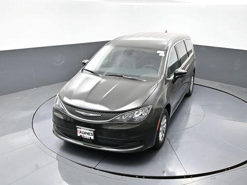 New 2026 Chrysler Voyager LX image 40