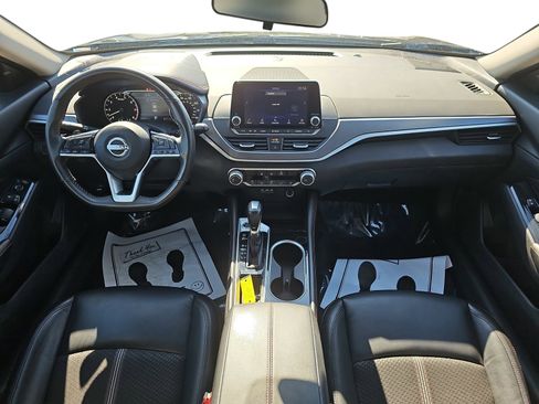 Used 2024 Nissan Altima 2.5 SR FWD image 10