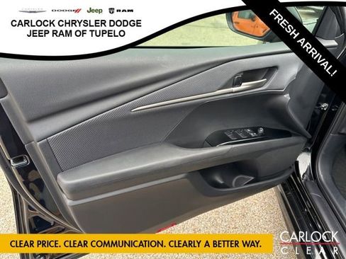 Used 2025 Toyota Camry SE image 12