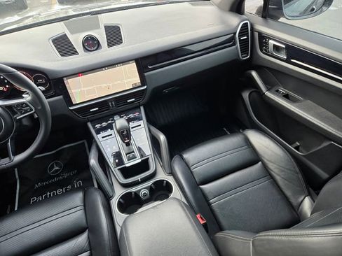 Used 2019 Porsche Cayenne AWD/4WD image 32