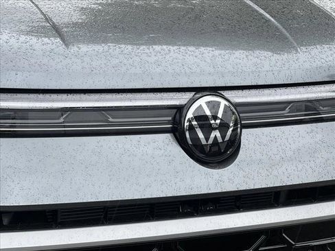 New 2025 Volkswagen Taos SEL image 3