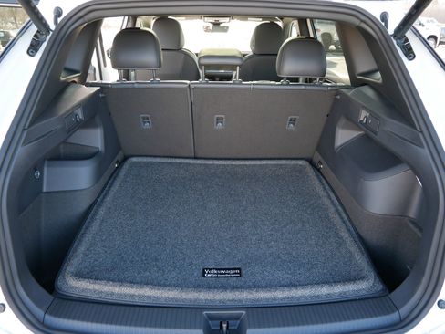 New 2026 Volkswagen Tiguan SE R-Line image 7