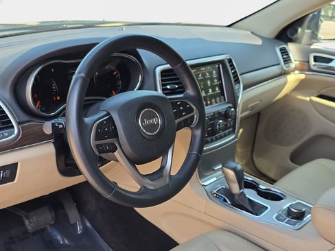 Used 2018 Jeep Grand Cherokee Limited AWD/4WD image 14