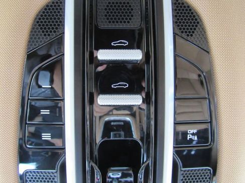 Used 2019 Porsche Panamera 4 image 52