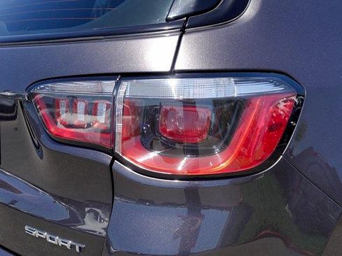 Used 2019 Jeep Compass Sport FWD image 6
