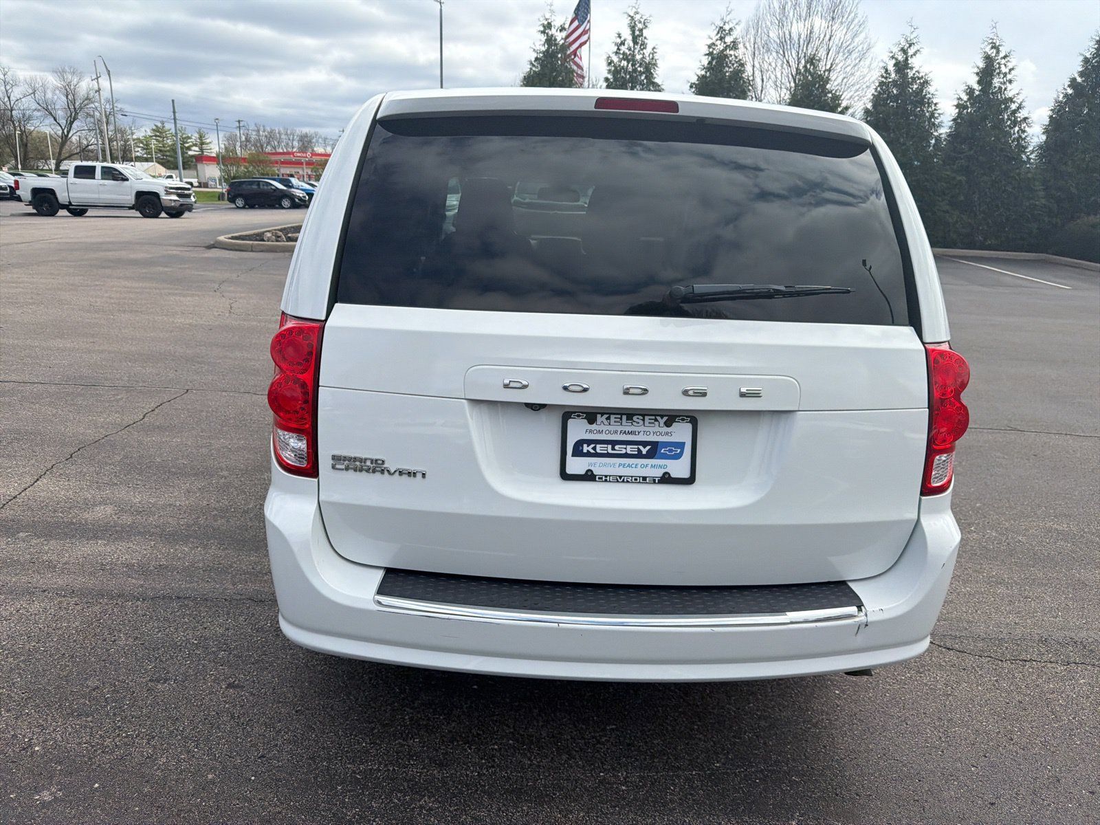 Used 2020 Dodge Grand Caravan SE FWD image 4