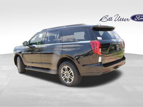 New 2026 Ford Expedition Active RWD image 4