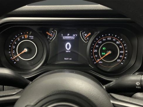 Used 2024 Jeep Gladiator Sport image 15