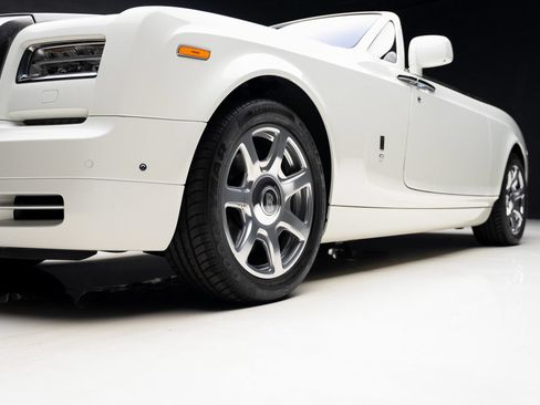 Used 2013 Rolls-Royce Phantom Drophead Coupe RWD image 76