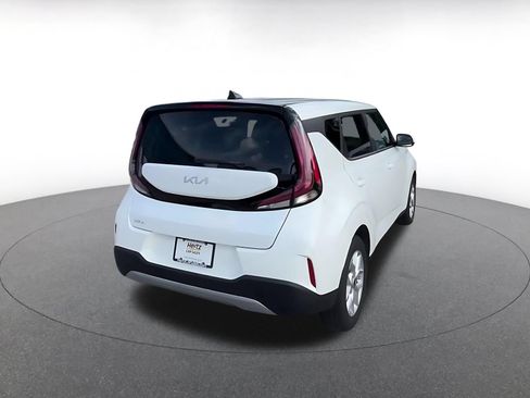Used 2025 Kia Soul LX w/ LX Technology Package FWD image 13