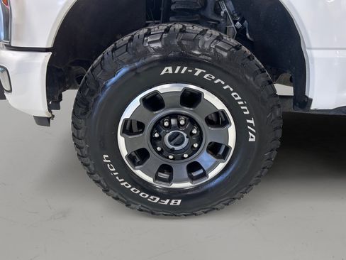 Used 2024 Ford F250 Platinum w/ Tremor Off-Road Package AWD/4WD image 9