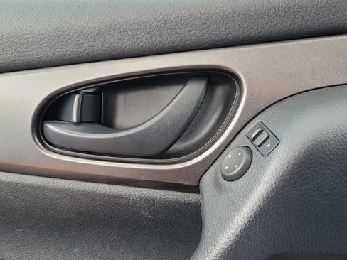Used 2021 Nissan Rogue Sport S FWD image 12
