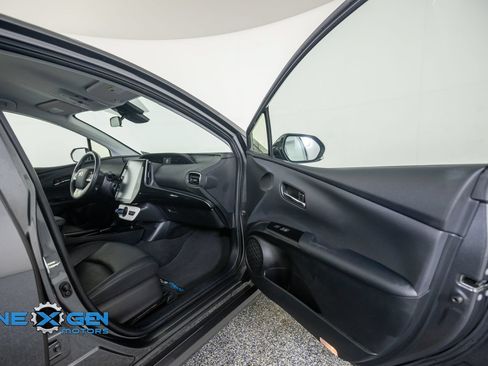 Used 2017 Toyota Prius Prime Premium w/ Carpet Mat Package FWD image 41
