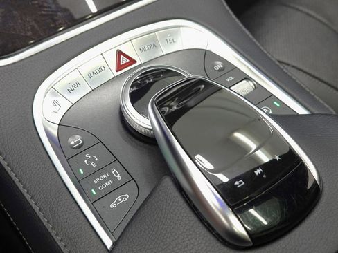 Used 2017 Mercedes-Benz S 550 Sedan w/ Sport Package w/ Sport Package image 60