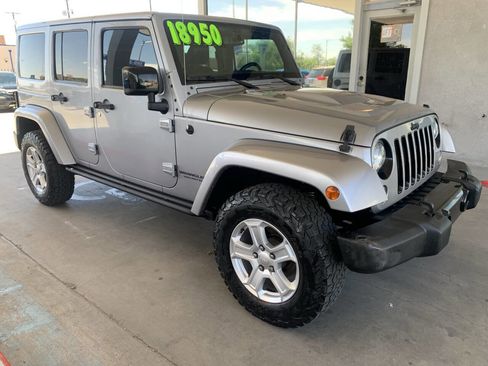 Used 2015 Jeep Wrangler Unlimited Sahara AWD/4WD image 2