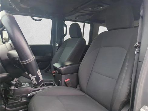 Used 2018 Jeep Wrangler Unlimited Sport image 19