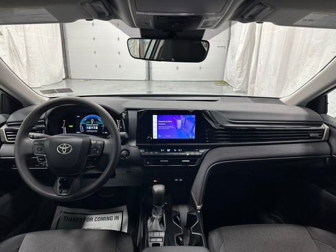 Used 2025 Toyota Camry LE image 42