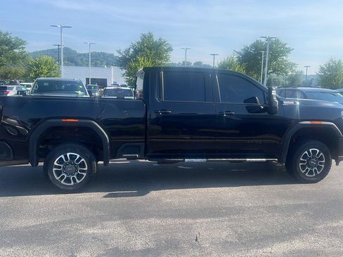 Used 2022 GMC Sierra 2500 AT4 AWD/4WD image 5
