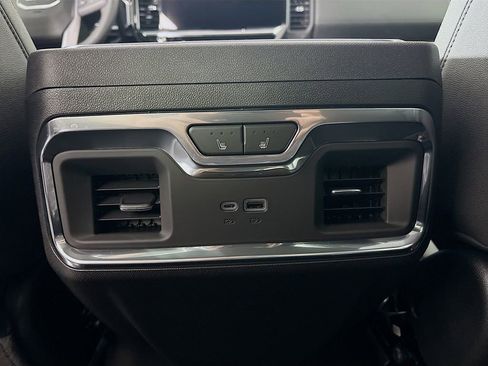 New 2025 GMC Sierra 3500 SLT w/ SLT Premium Package image 26