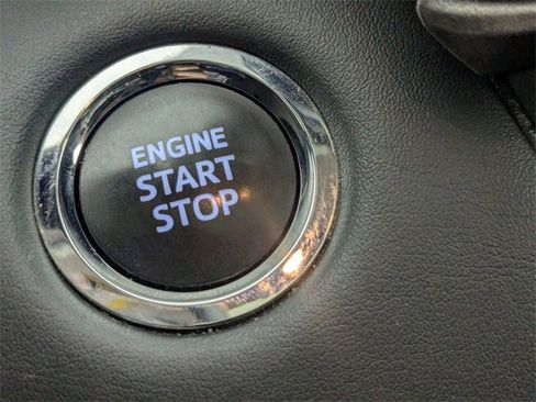 Used 2023 Toyota Highlander XLE image 24