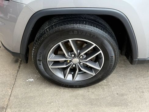 Used 2017 Jeep Grand Cherokee Limited AWD/4WD image 47