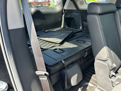 Used 2025 Honda Pilot Elite image 16