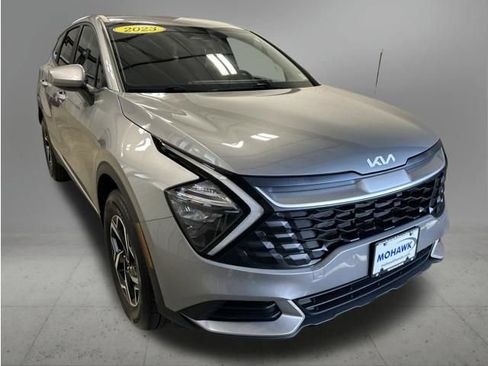 Used 2023 Kia Sportage LX AWD/4WD image 8