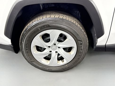 Used 2024 Toyota RAV4 LE FWD image 37