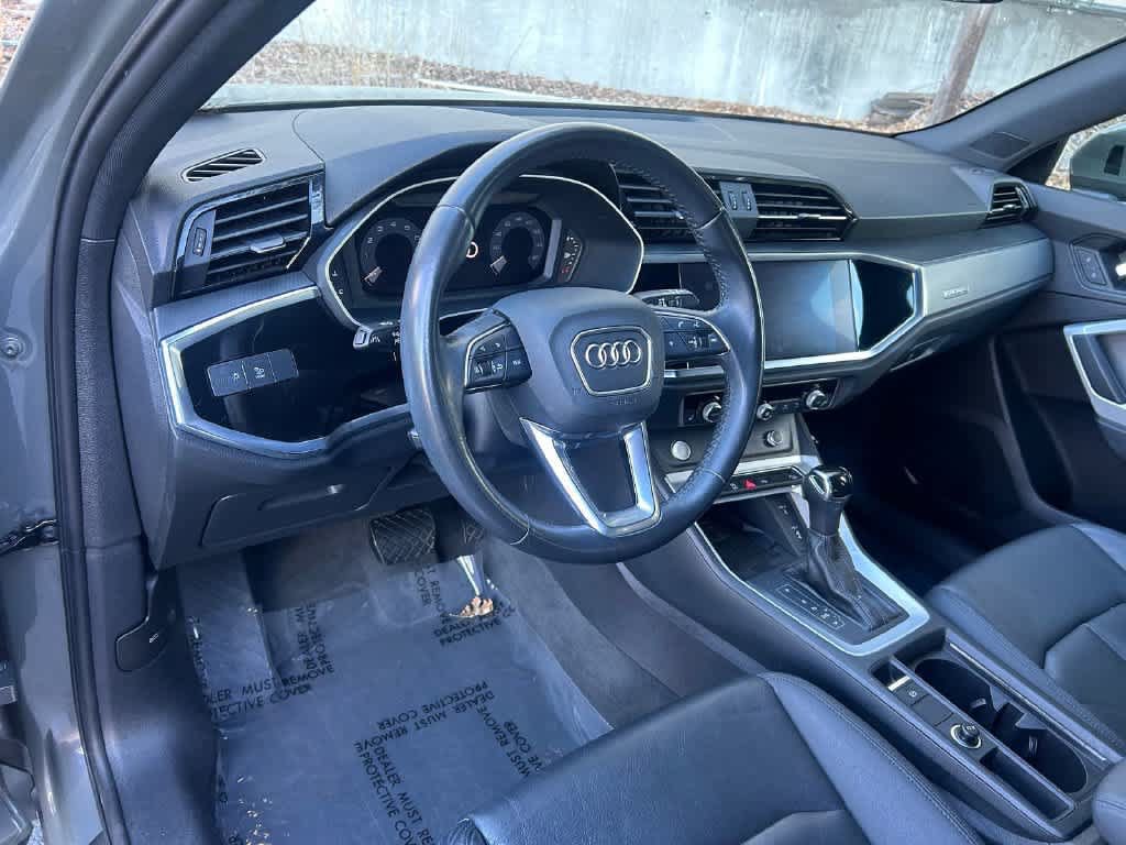 Used 2020 Audi Q3 2.0T Premium Plus w/ Premium Plus Package AWD/4WD image 2