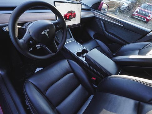 Used 2024 Tesla Model Y Performance image 13