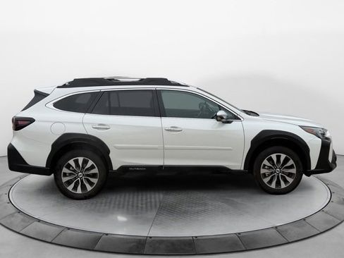 Used 2025 Subaru Outback Touring XT image 2