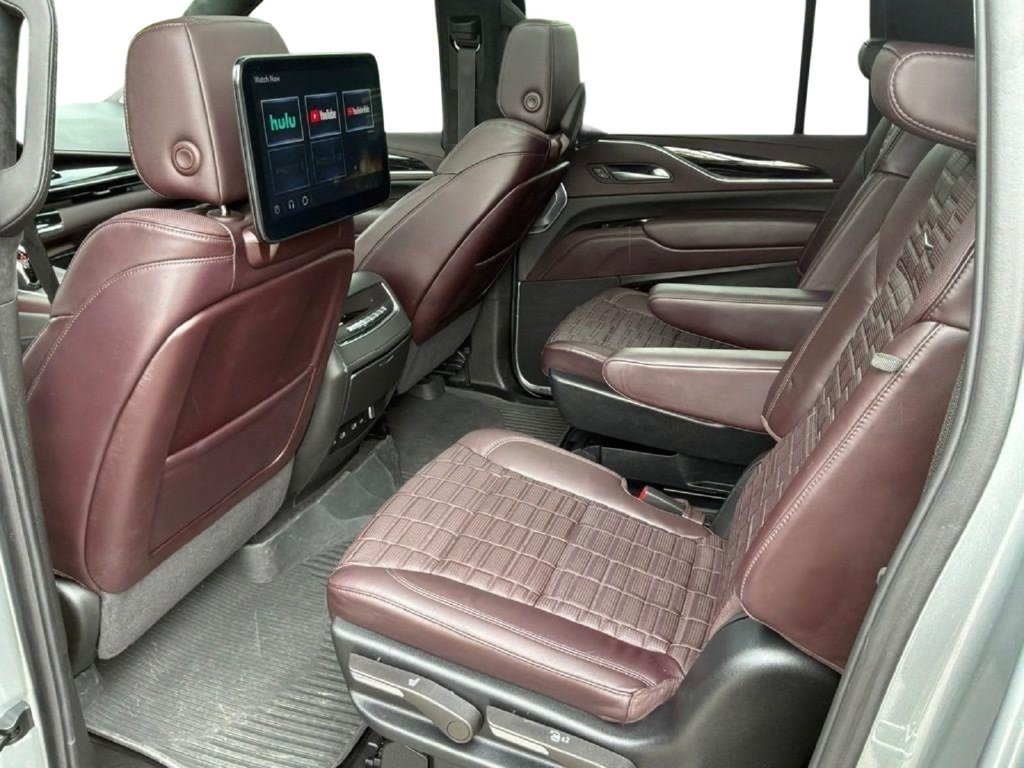 Used 2024 Cadillac Escalade ESV V w/ LPO, ONYX Package AWD/4WD image 16