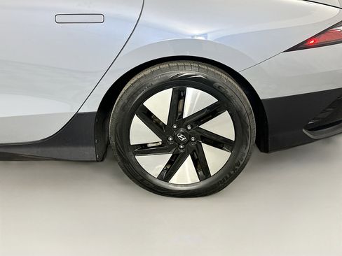 Used 2024 Hyundai Ioniq 6 SE RWD image 11