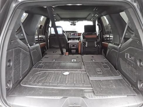 Used 2023 GMC Yukon Denali Ultimate AWD/4WD image 10