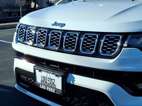 Used 2024 Jeep Compass Limited image 33