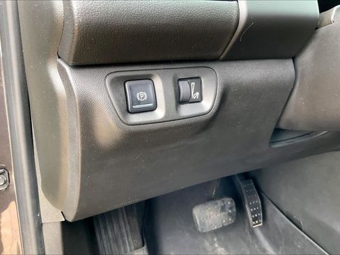 Used 2017 GMC Acadia SLE image 68