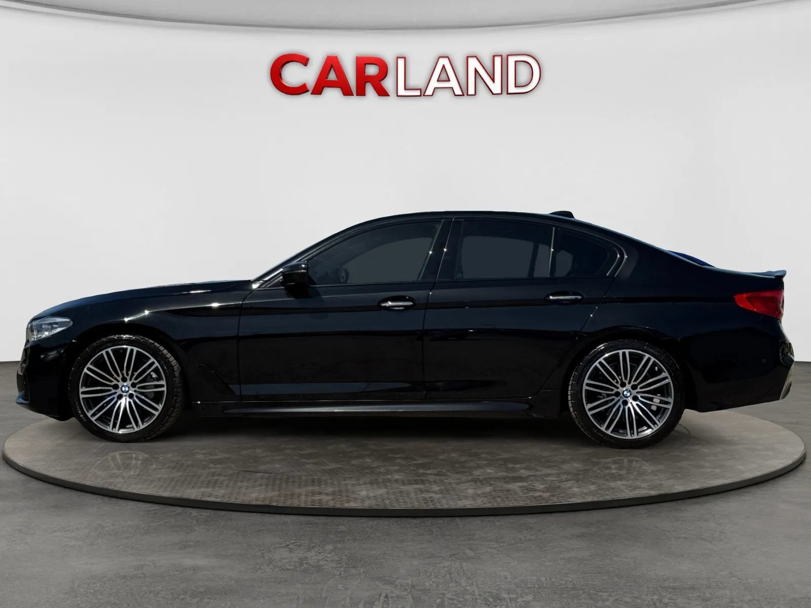 Used 2017 BMW 540i RWD image 2