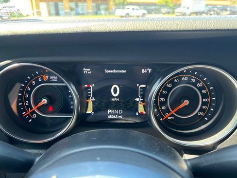 Used 2020 Jeep Wrangler Unlimited Sahara w/ Dual Top Group AWD/4WD image 12
