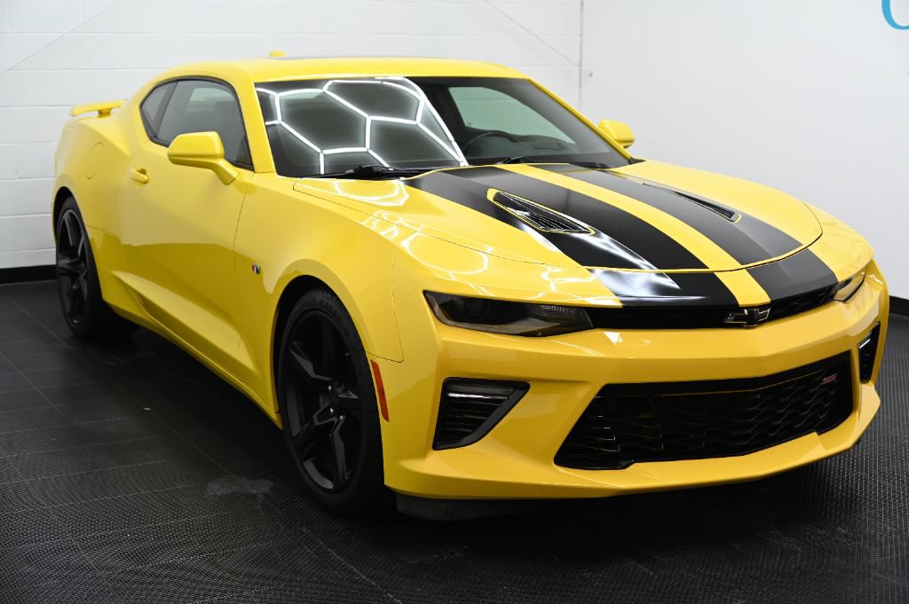Used 2018 Chevrolet Camaro SS RWD image 2
