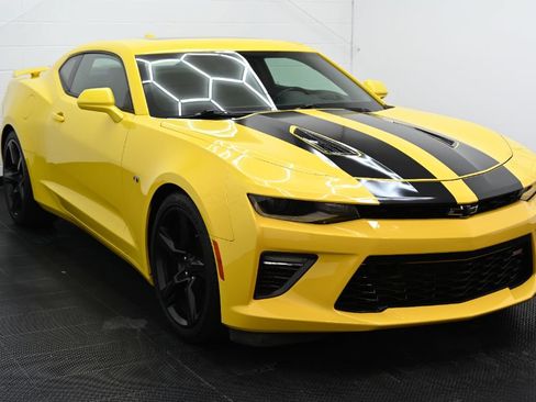 Used 2018 Chevrolet Camaro SS RWD image 2