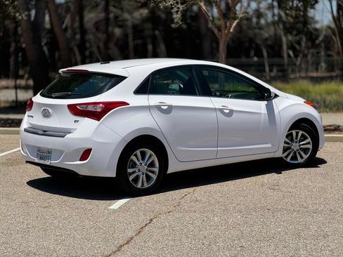 Used 2015 Hyundai Elantra GT FWD image 5
