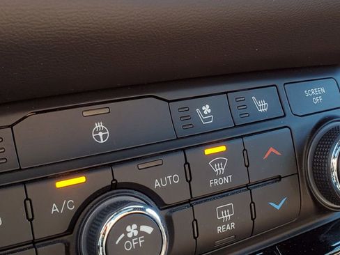 Used 2023 Dodge Durango GT AWD/4WD image 27