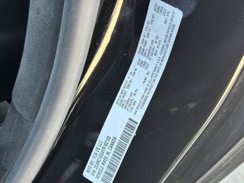 Used 2026 Chrysler Pacifica Limited w/ S Appearance Package FWD image 39