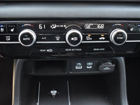 Used 2023 Honda Pilot Elite image 9