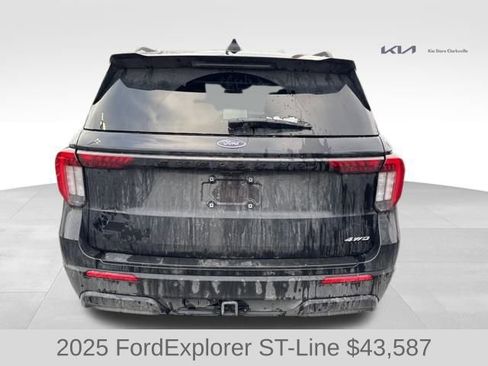 Used 2025 Ford Explorer ST-Line image 7