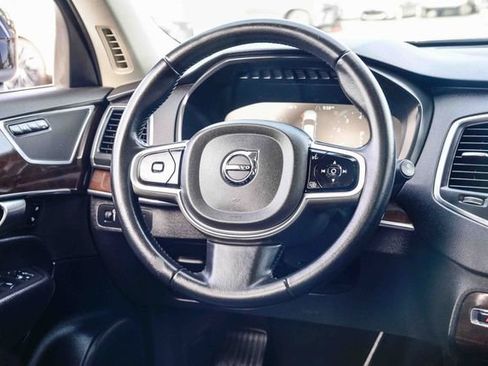Used 2019 Volvo XC90 T6 Momentum image 16