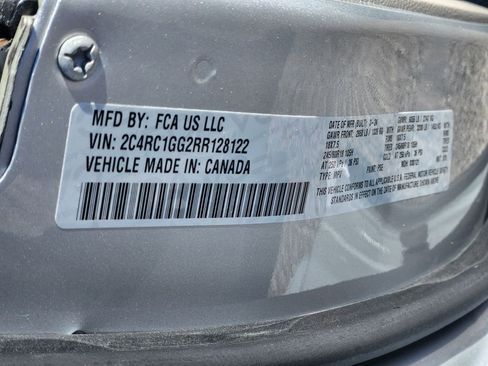 Used 2024 Chrysler Pacifica Limited FWD image 34